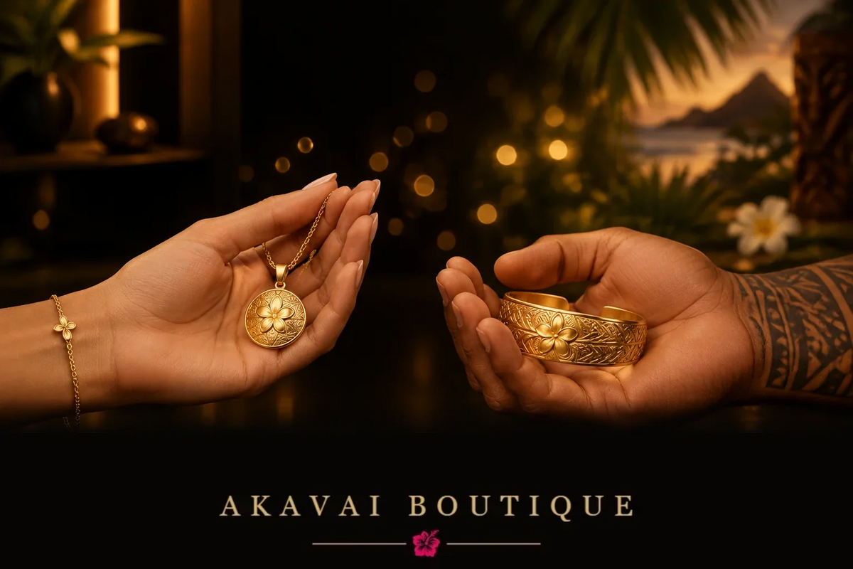 Préparation soignée de bijoux dorés, entre France et Polynésie, esthétique Akavai Boutique