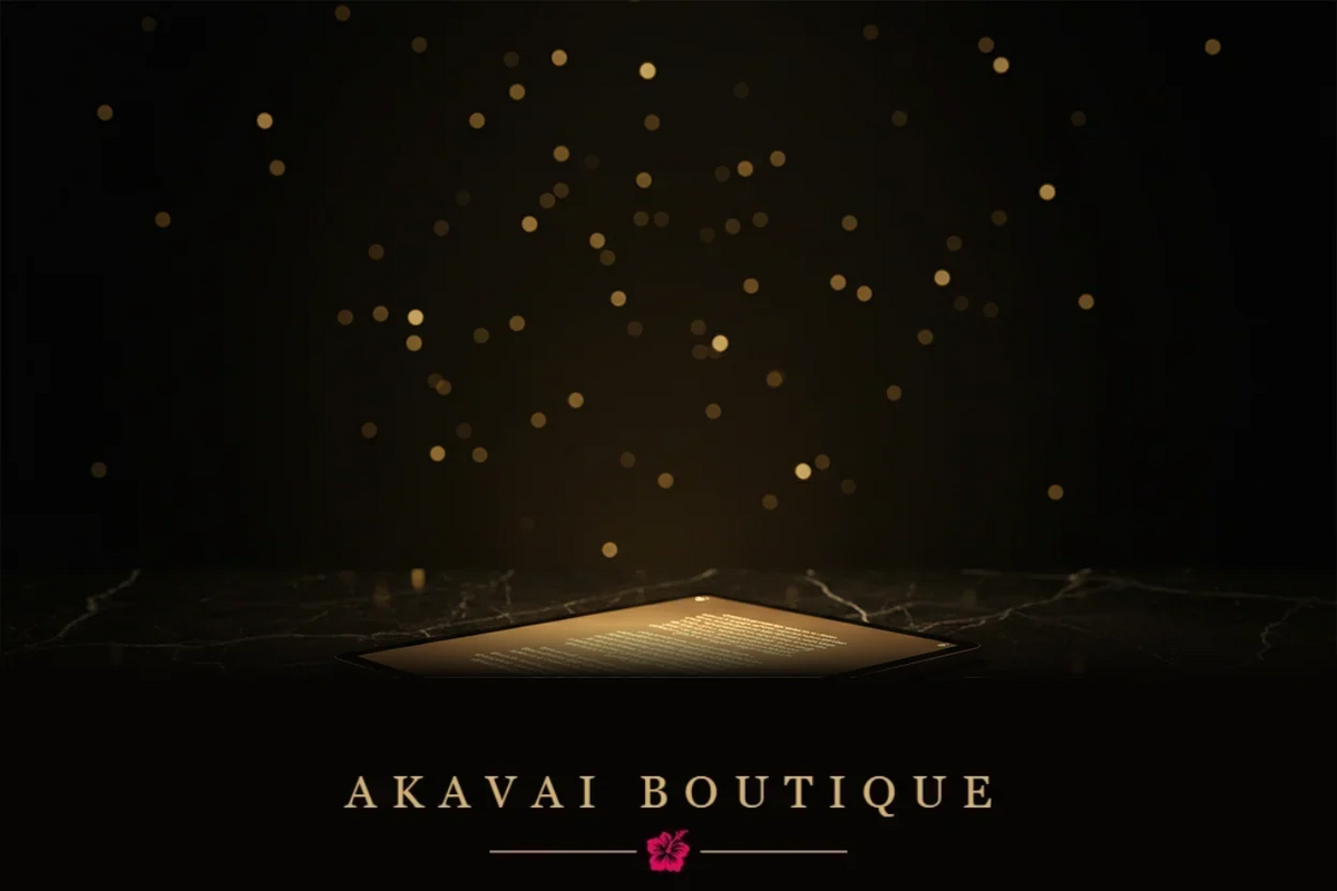 Tablette numérique posée sur marbre noir, lumière dorée, écriture quotidienne, Akavai Boutique