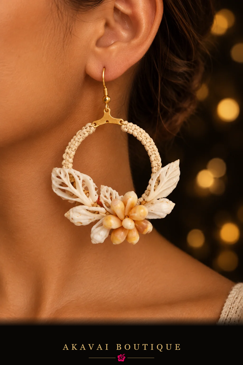 Boucle d'oreille MANU orange à anneau tressé, portée – Akavai Boutique