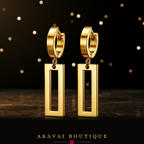 Boucles créoles pendentif rectangle dorées seules – Akavai Boutique
