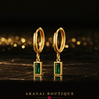 Boucles créoles pendentif zirconie émeraude seules – Akavai Boutique