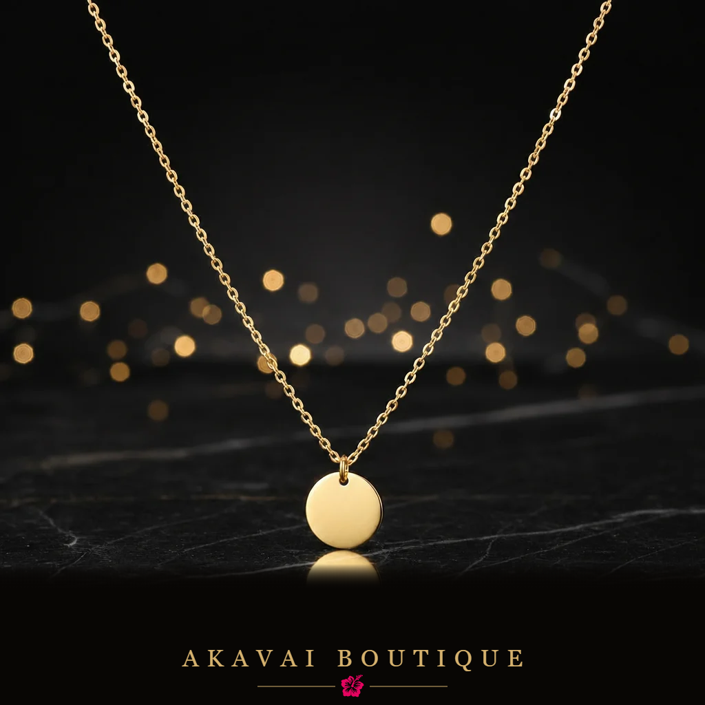 Collier acier doré disque sur fond noir – Akavai Boutique