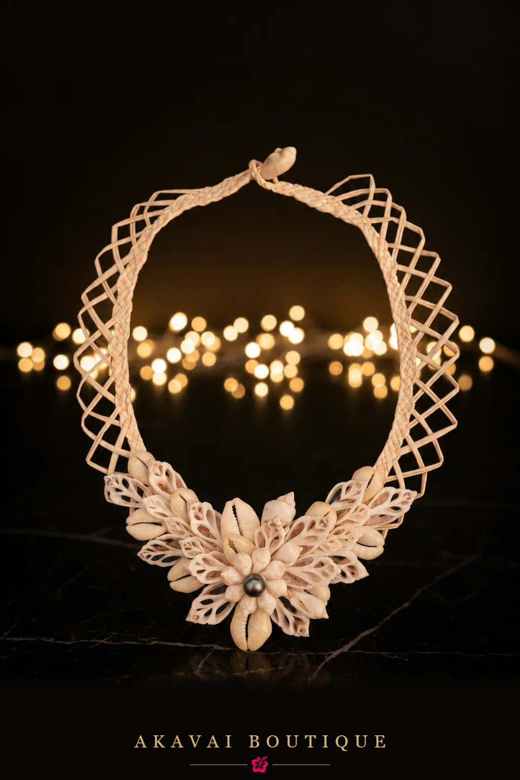 Collier UPEA en coquillages blancs taillés de Polynésie seul – Akavai Boutique