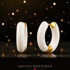 Créoles émail blanc dorées seules – Akavai Boutique