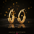 Créoles tressées dorées seules – Akavai Boutique