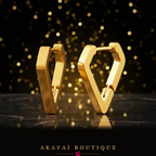 Créoles triangles dorées seules – Akavai Boutique