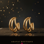 Créoles triple anneaux dorées seules – Akavai Boutique