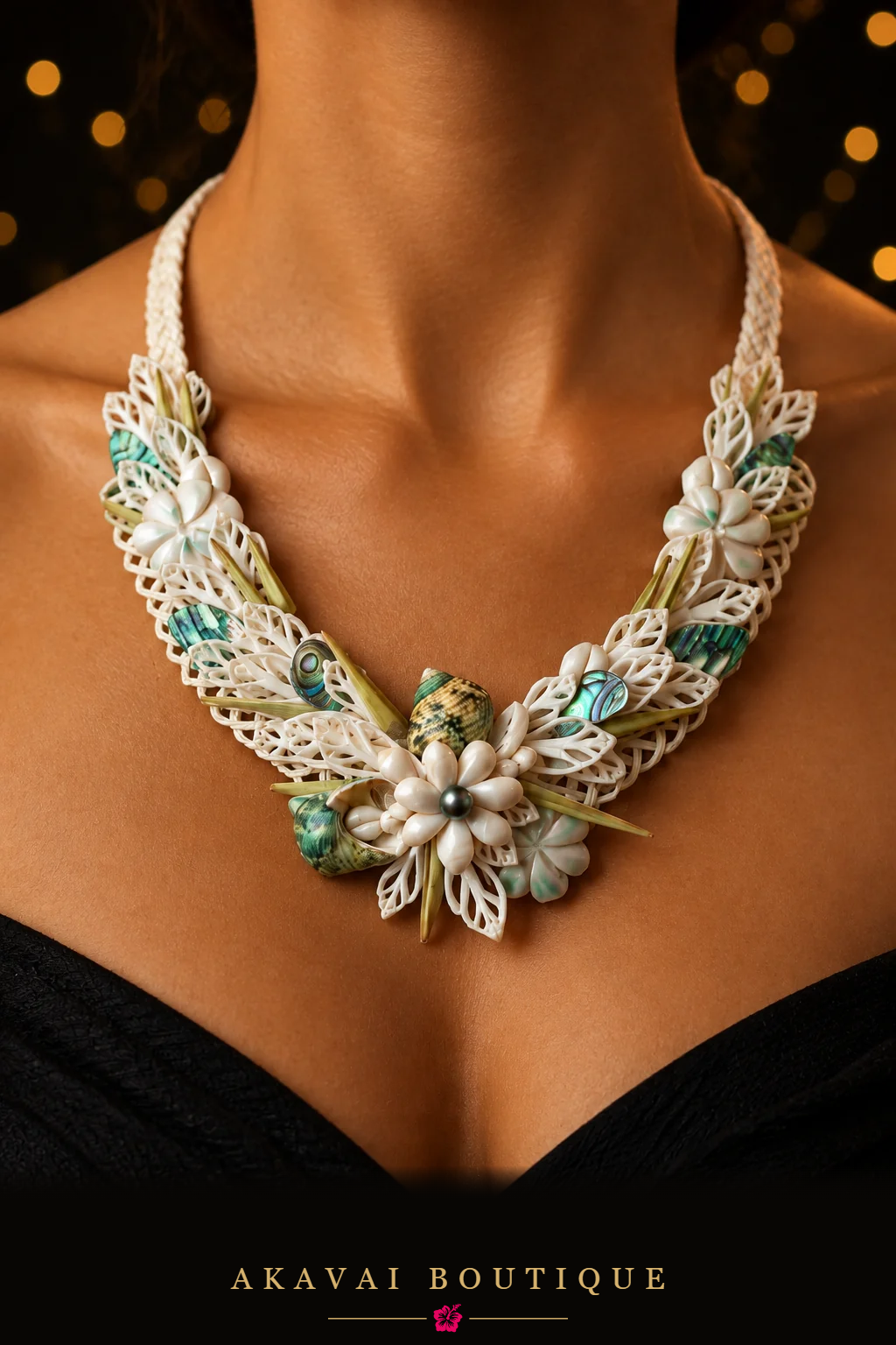 Collier MATIE coquillages, abalone et perle de culture de Tahiti porté – Akavai Boutique
